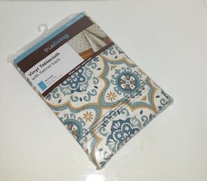 Vinyl/ Flannel Backed Tablecloth NWT Floral Medallion Easy Clean Indoor/Outdoor